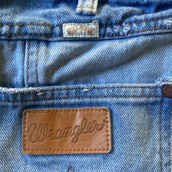 Cute Patterned Jean Shorts - Picture 3 of 3